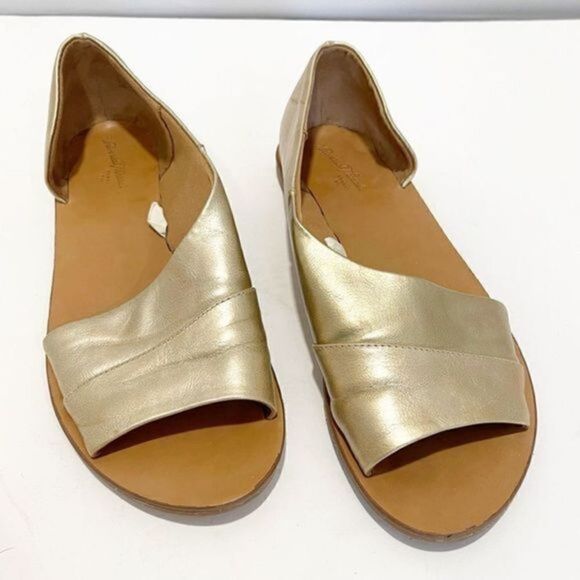 Universal Thread Gold Flat Sandals Slip On Women 6 - Picture 1 of 5